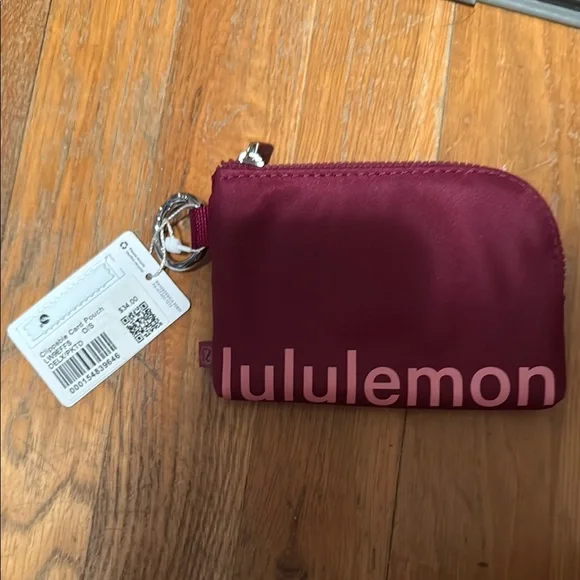 Lululemon NWT Card pouch - Picture 1 of 4